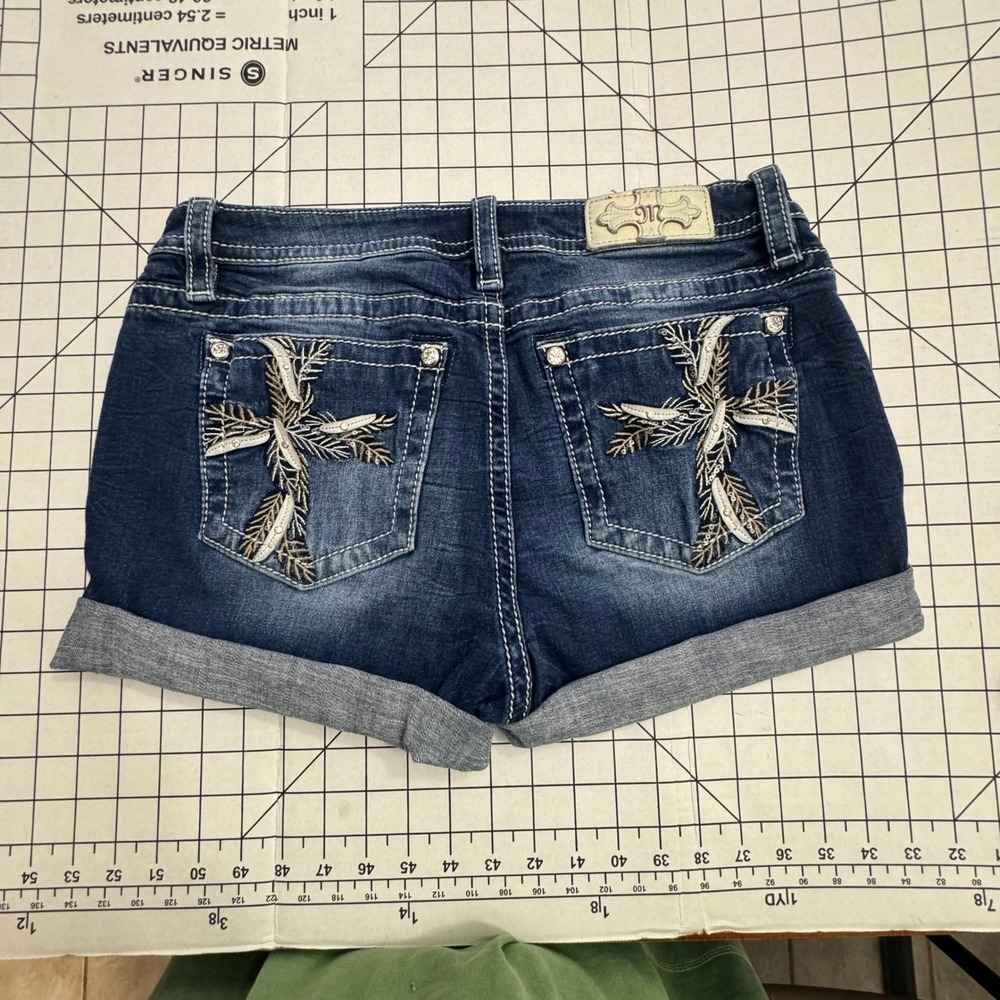 Miss Me Los Angeles Embroidered Cross Denim Shorts Dark Wash Rhinestone Size 32